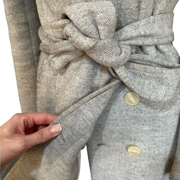 Aritzia Light Gray Women's Trench Coat - Picture 11 of 11